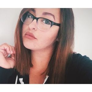 Meet your Posher, Justine